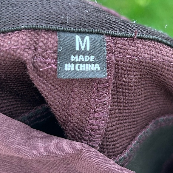 Kerrits Saddlery Horseback Riding Pants Breeches Mid Rise Raisin | Size Small - Picture 8 of 8